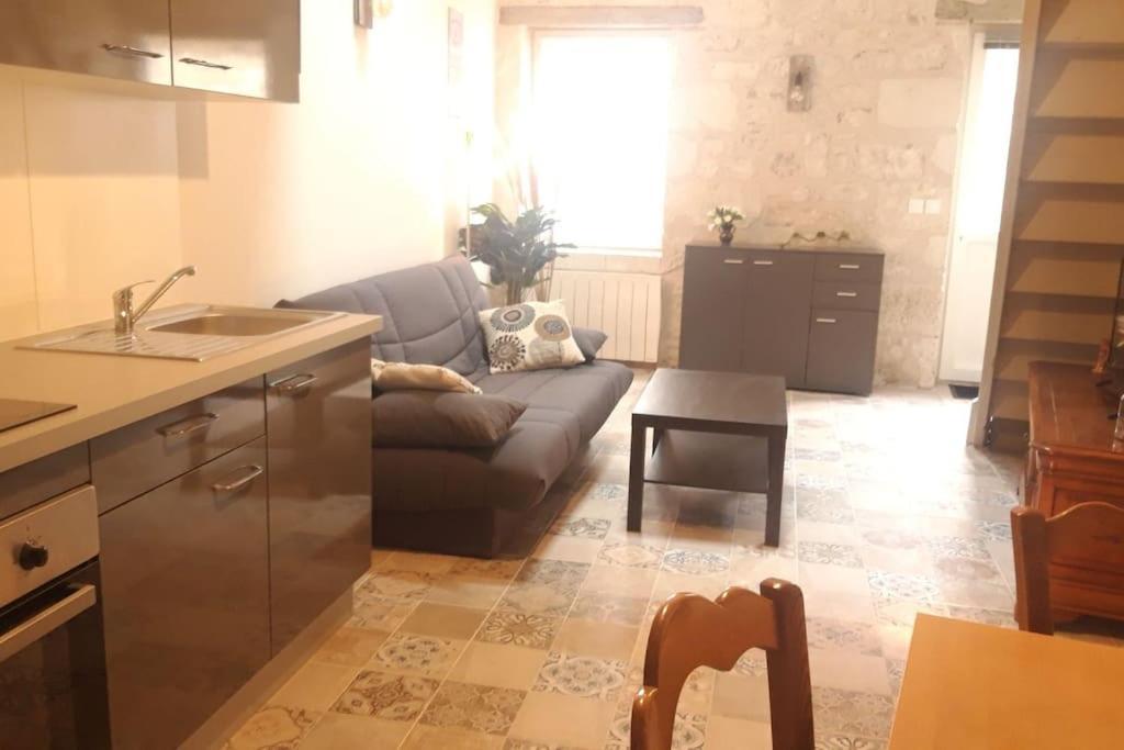 Logement Neuf Et Cosy Proche Centre Ville Σινόν Εξωτερικό φωτογραφία